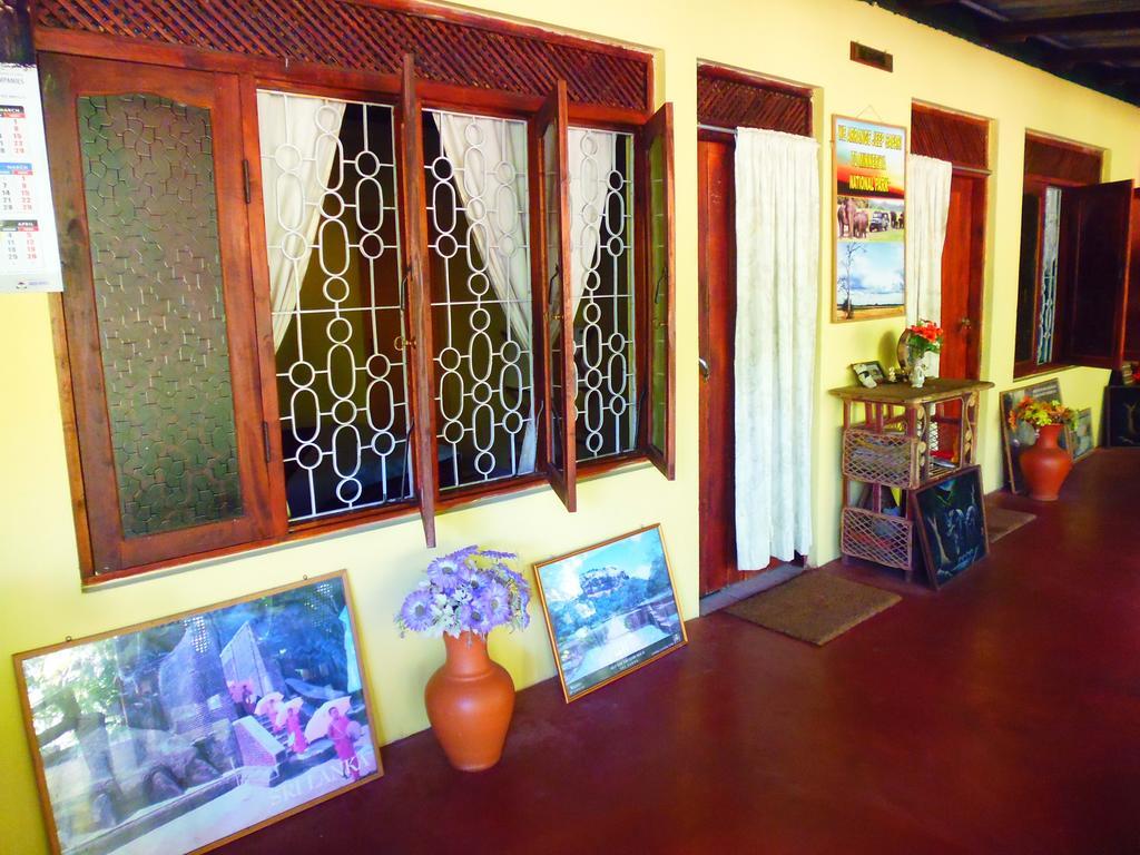 The Nilmini Lodge Sigiriya Luaran gambar
