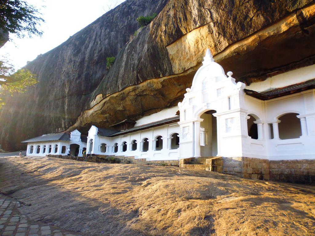 The Nilmini Lodge Sigiriya Luaran gambar
